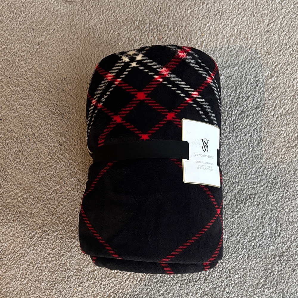 New Victoria's Secret Black and Red Checkered Throw